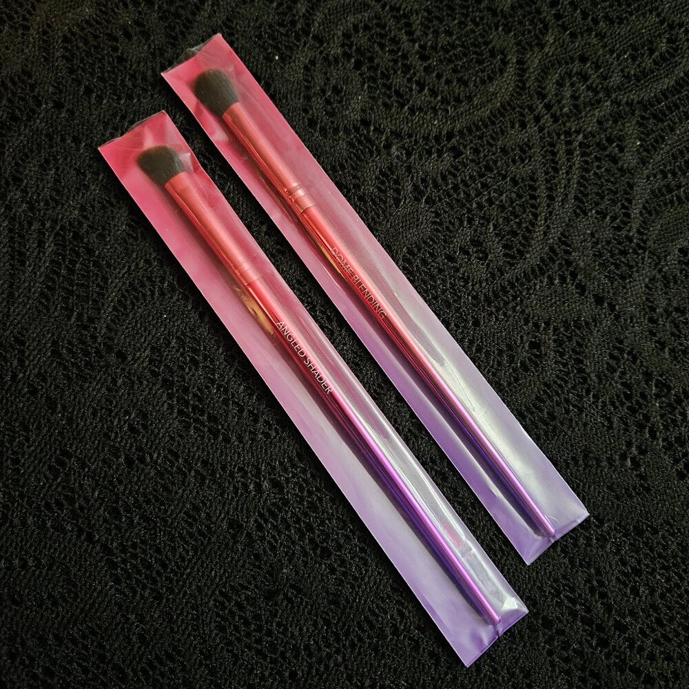 NWOT Shaina B. Ombre Colored Eyeshadow Brushes - Set of 2